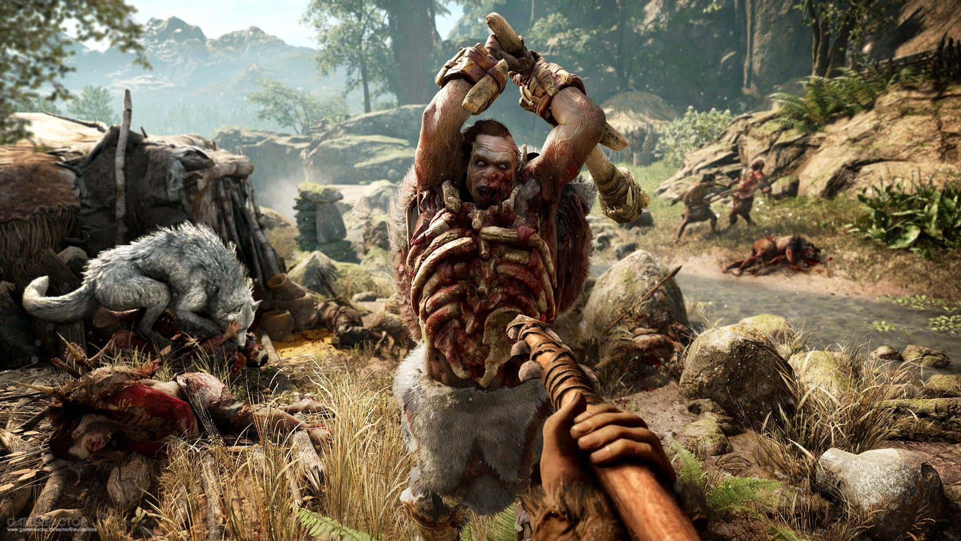 Best Far Cry 5 桌布 壁紙 — 一個原始戰士在森林空地舉起棍棒，狼和倒下的敵人包圍著他。