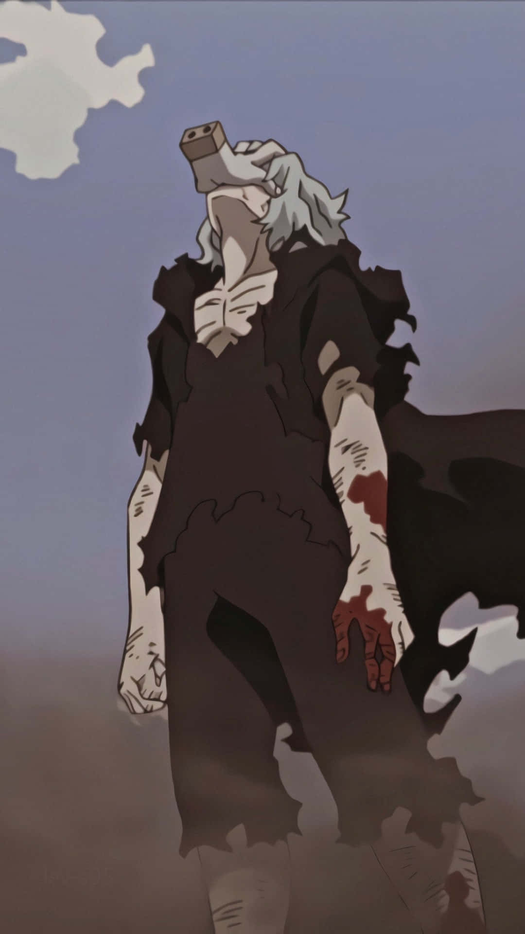 Tomura Shigaraki 桌布 壁紙 — 一個受傷的動漫角色，白髮和血淋淋的雙手，站在多雲的天空下，將一個破碎的物體舉到臉上。