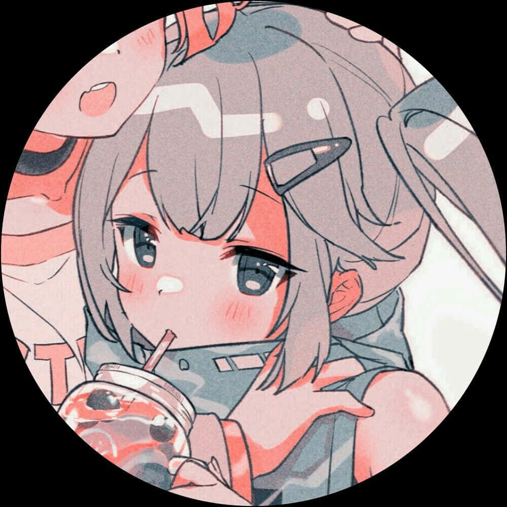 動漫女孩 桌布 壁紙 — 一個可愛的動漫女孩，灰色頭髮和紅色臉頰，在圓形框架內通過吸管啜飲珍珠奶茶。