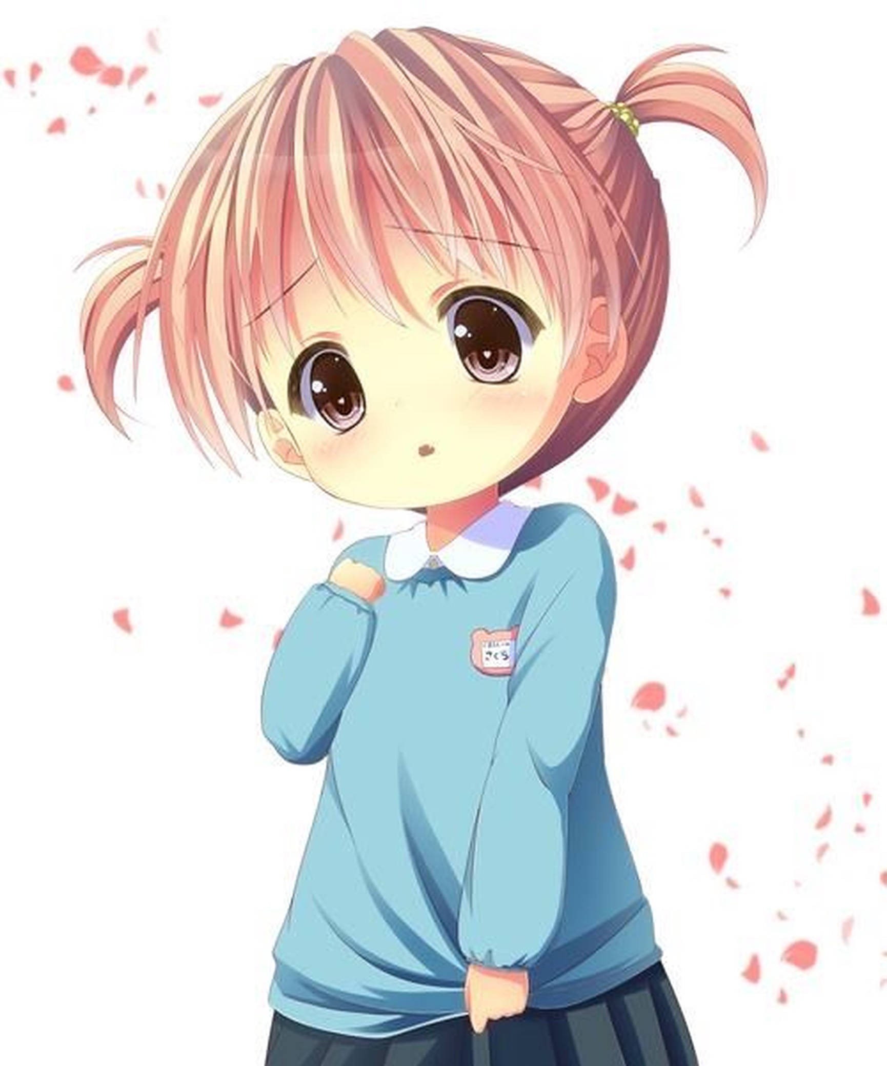 動漫小孩 桌布 壁紙 — 一個可愛的動漫女孩，粉紅色雙馬尾和大大的棕色眼睛，穿著藍色校服，櫻花花瓣在她周圍飄揚。