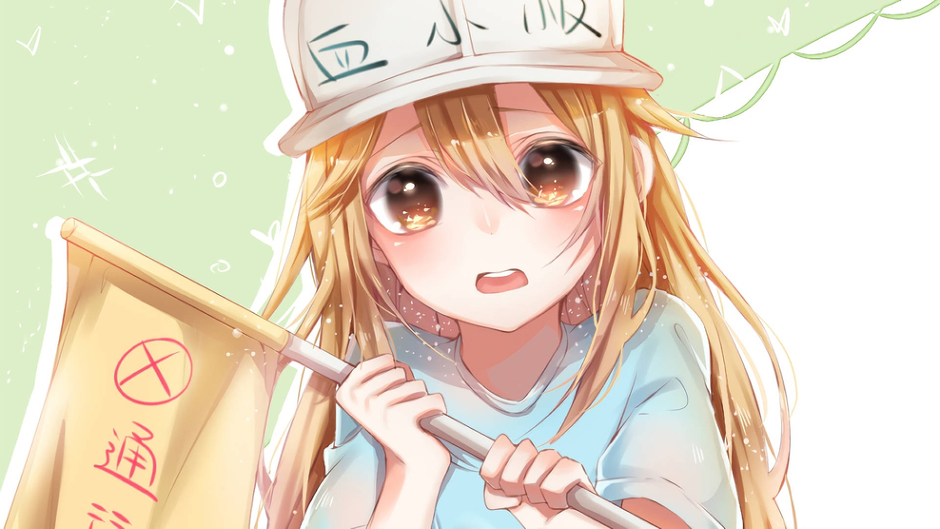 Work 桌布 壁紙 — 一個可愛的動漫女孩，金色頭髮，戴著白色帽子，在柔和的綠色背景前拿著一個帶有紅色符號的黃色橫幅。