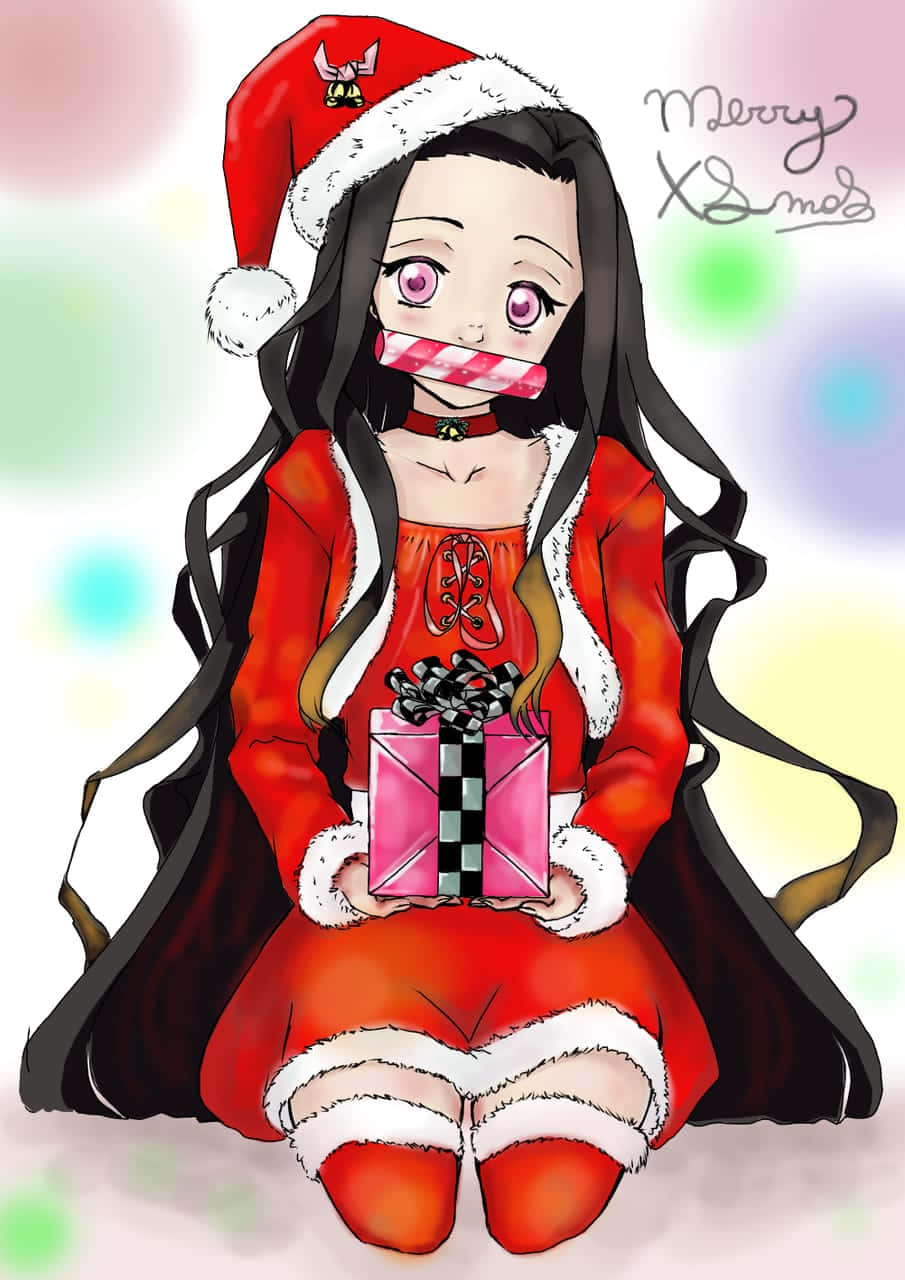 動漫聖誕 桌布 壁紙 — 一個可愛的動漫女孩穿著紅色聖誕老人服裝，手持粉紅色禮物盒，嘴裡含著拐杖糖塞口物，戴著節日帽子。
