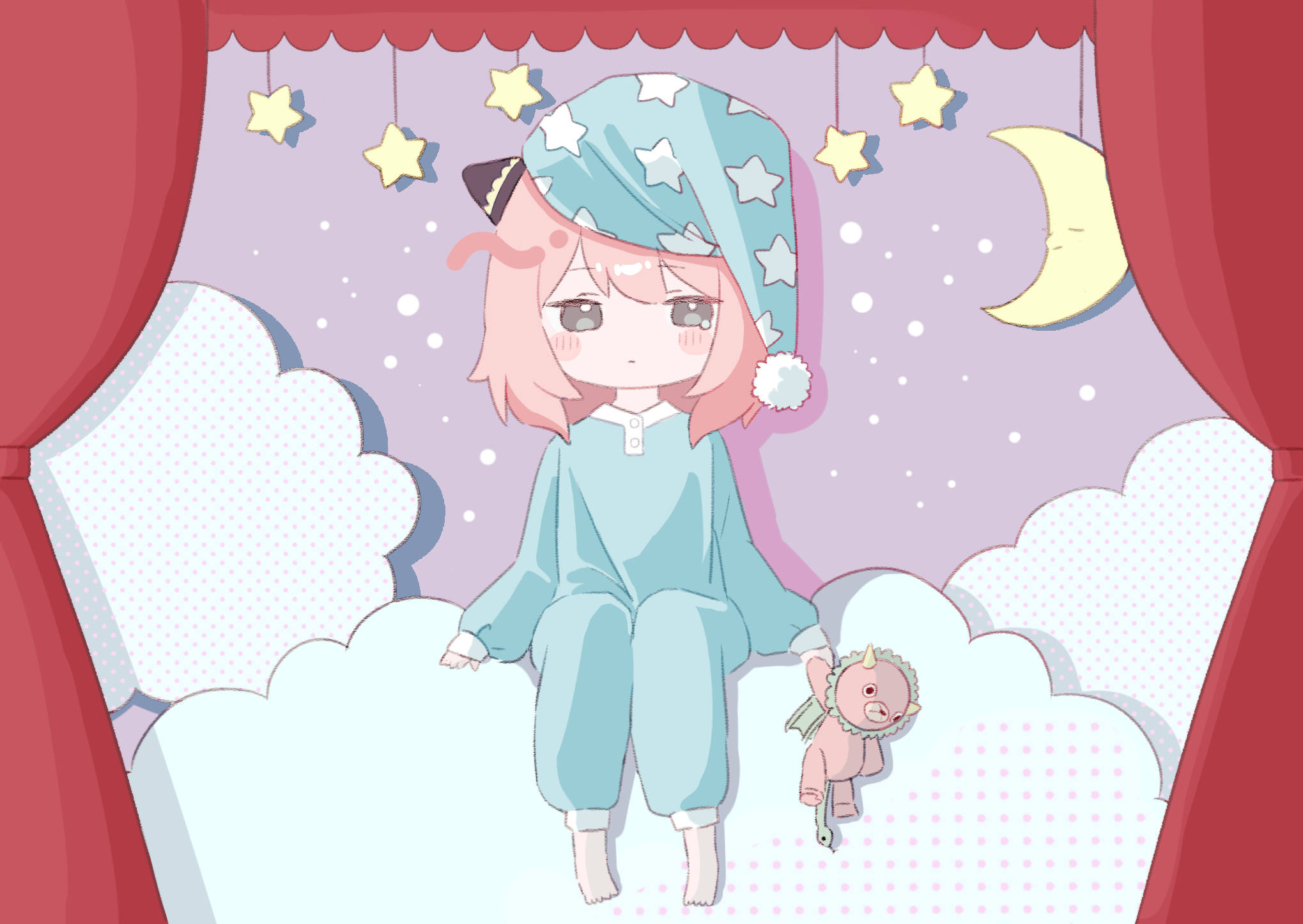 動漫 桌布 壁紙 — 一個可愛的動漫女孩穿著藍色星星睡衣，坐在雲上，在彎月和星星下抱著一個娃娃。
