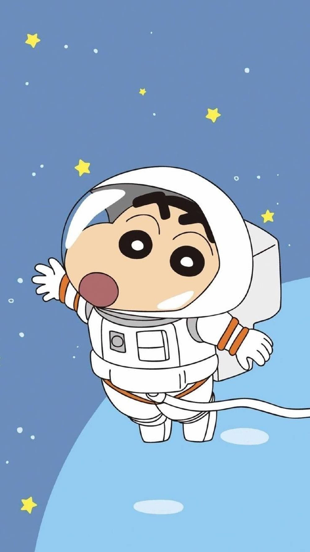shin chan iPhone 桌布 壁紙 — 一個可愛的卡通男孩穿著白色太空衣，在藍色背景上與黃色星星一起快樂地漂浮在太空中。