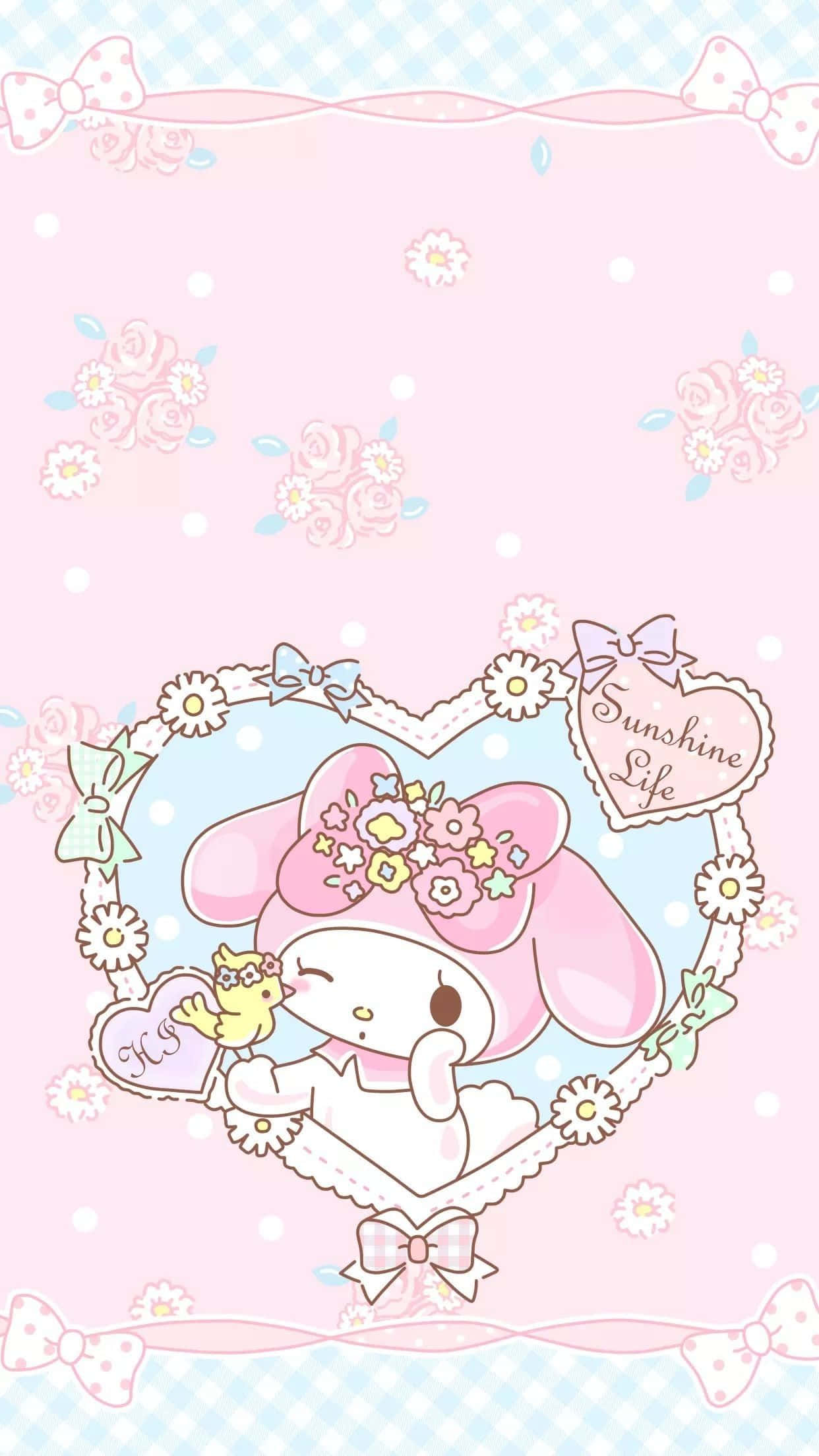 sanrio 桌布 壁紙 — 一個可愛的粉紅色My Melody角色，戴著花卉蝴蝶結，坐在心形框架內，抱著一隻小雞，背景是帶有花朵和蝴蝶結的粉彩色粉紅色背景。