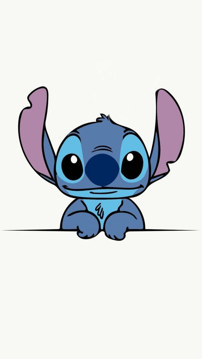kawaii stitch 桌布 壁紙 — 一個可愛的藍色外星人，有大眼睛和紫色耳朵，害羞地微笑著從白色邊緣探出頭來。