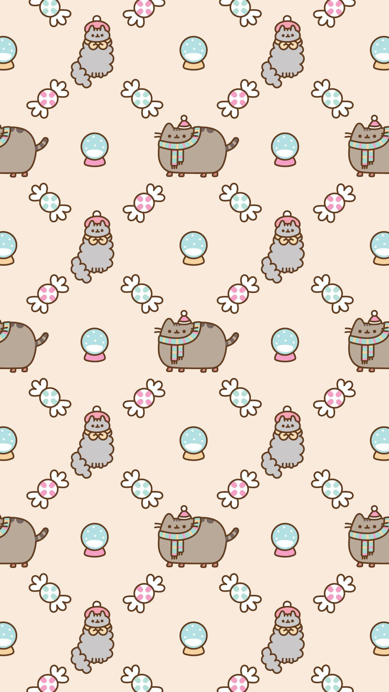 pusheen 動圖 桌布 壁紙 — 一個可愛的重複圖案，Pusheen 貓咪戴著冬季帽子和圍巾，配上雪球和糖果，在柔軟的米色背景上。
