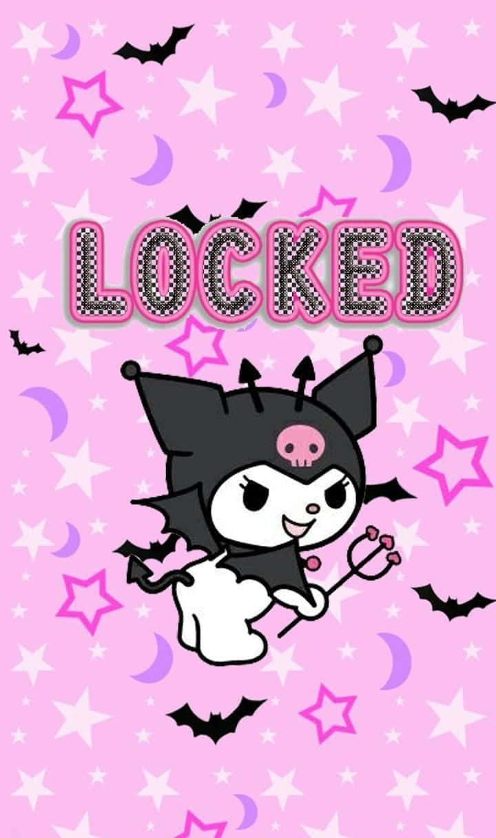 桌布 壁紙 — 一個可愛的黑色斗篷Kuromi，在粉紅色背景上拿著粉紅色尖端的魔杖，背景有星星、月亮和蝙蝠。