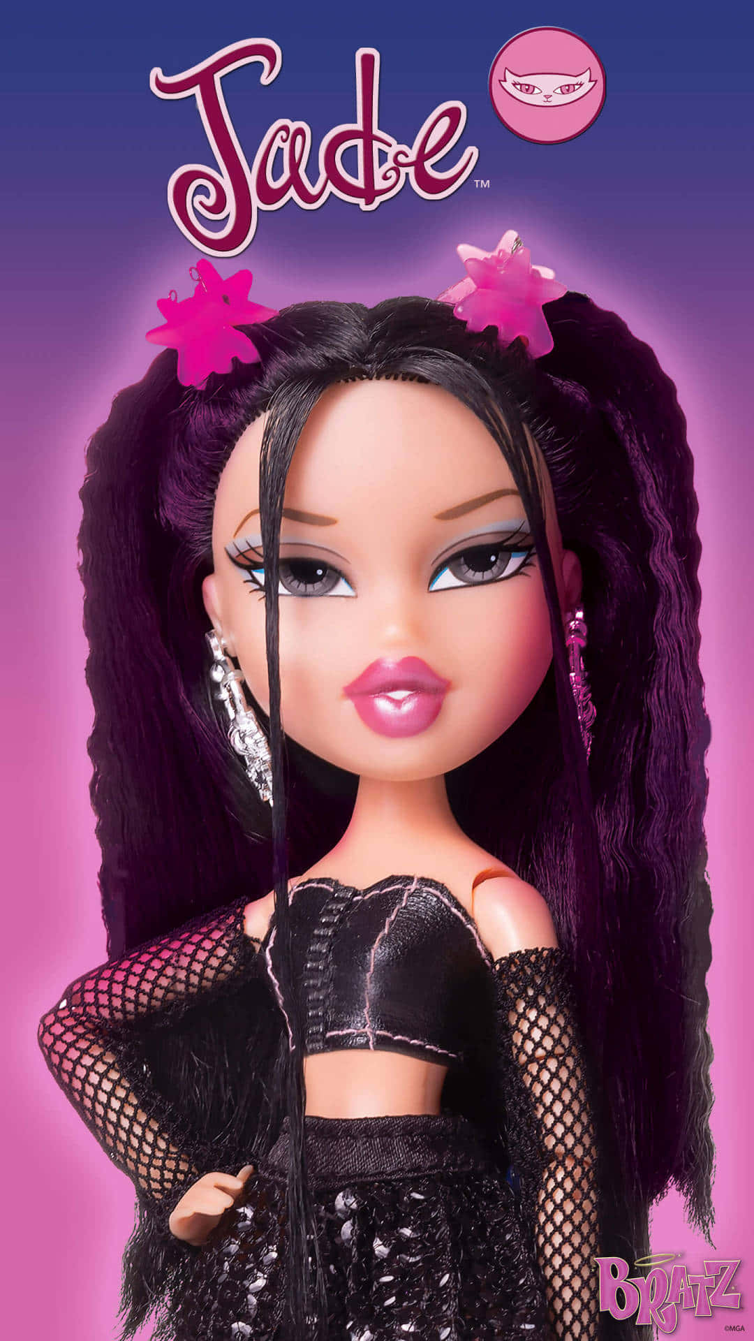 bratz 美學 桌布 壁紙 — 一個名為Jade的Bratz娃娃，擁有長長的紫色頭髮和粉紅色星星飾品，在漸變紫色背景前擺姿勢。