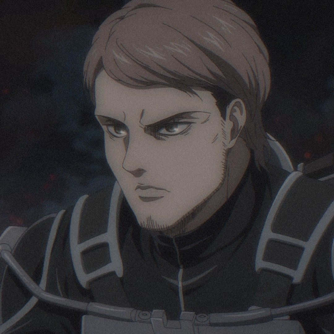 Jean Kirstein 桌布 壁紙 — 一個嚴肅的動漫士兵穿著黑色盔甲，在帶有紅色斑點的陰影背景中凝視著。