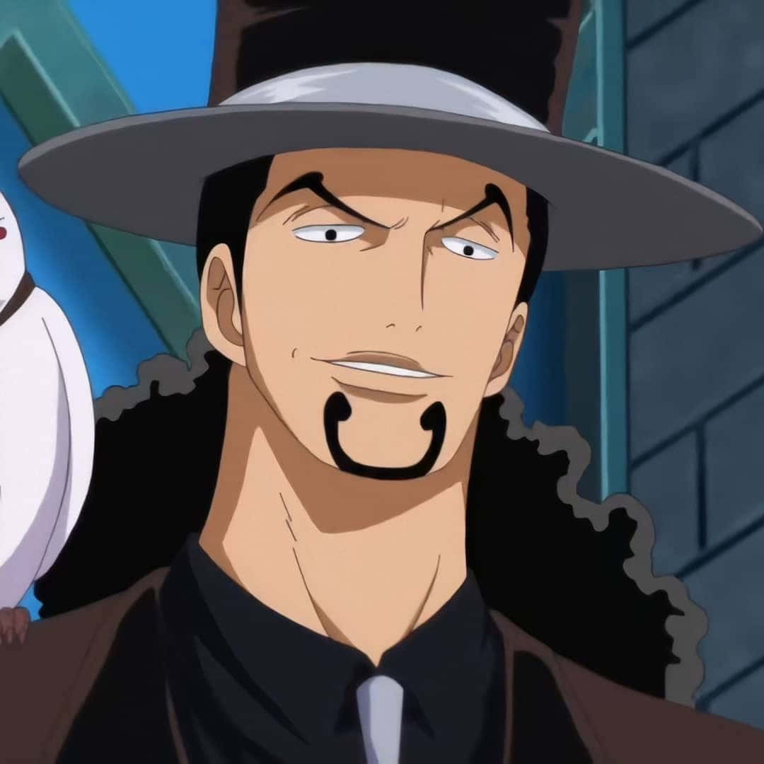 Rob Lucci 桌布 壁紙 — 一個嚴肅的動漫男子戴著寬邊帽和山羊鬍鬚，專注地凝視著，旁邊棲息著一隻白色貓頭鷹。