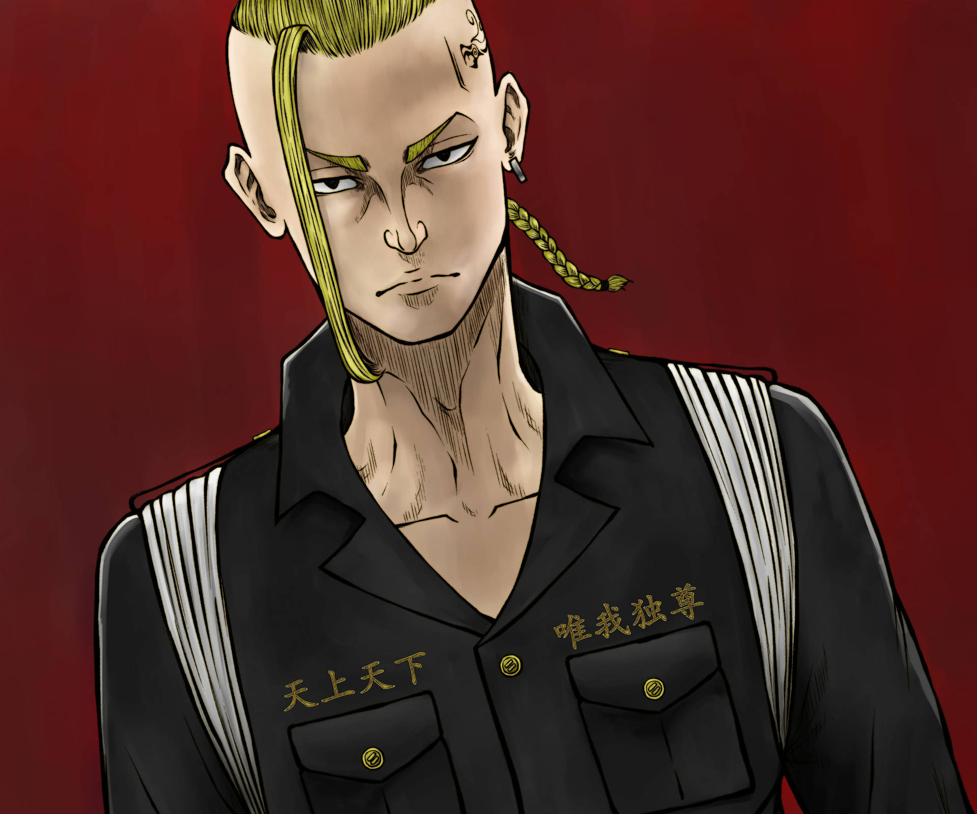 動漫角色，綠色辮子頭髮和紋身，穿著帶有中文文字的黑色制服。
