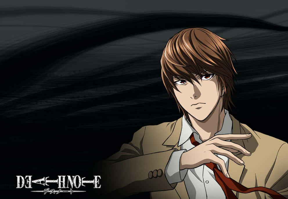 Light Yagami 桌布 壁紙 — 一個嚴肅的動畫男性角色，棕色頭髮，在黑暗旋轉的背景中調整他的紅色領帶。
