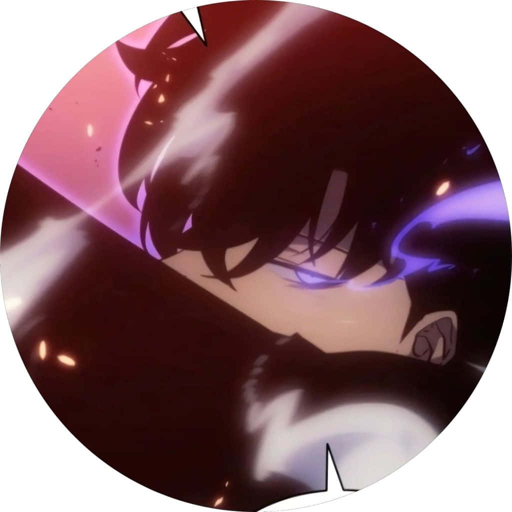 Discord Anime Pfp 桌布 壁紙 — 一個圓形動漫特寫，描繪一個深色頭髮的角色，帶有發光的紫色眼睛和閃電效果，擺出戲劇性的姿勢。