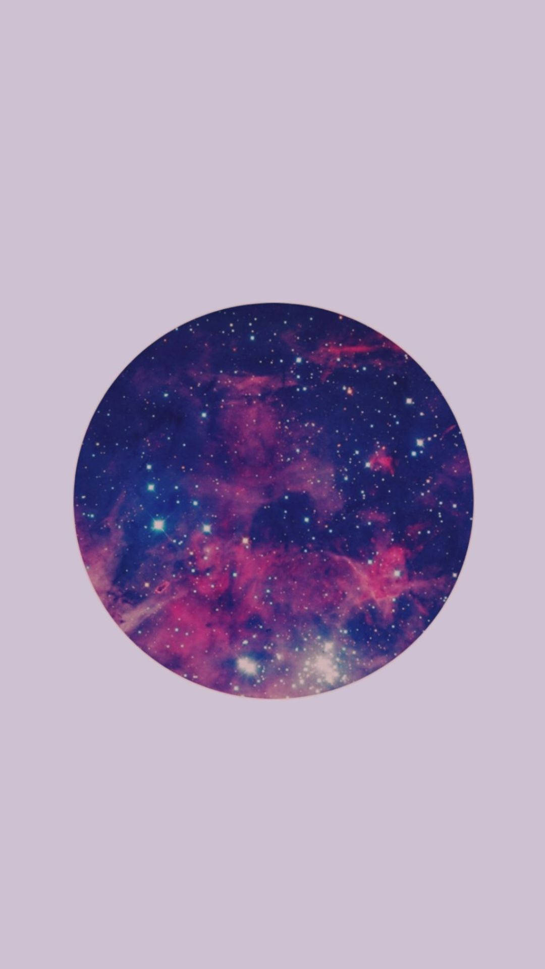 Profile 桌布 壁紙 — 一個圓形宇宙星雲，中心有旋轉的粉紅色和藍色雲朵及明亮星星，背景為柔和的薰衣草色。