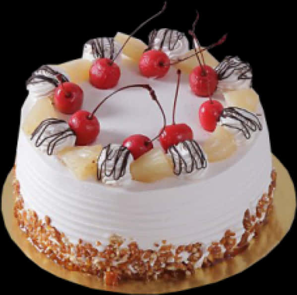 Cakes 桌布 壁紙 — 一個圓形白色糖霜蛋糕，上面放有櫻桃、鳳梨和巧克力醬，放在金色板上。