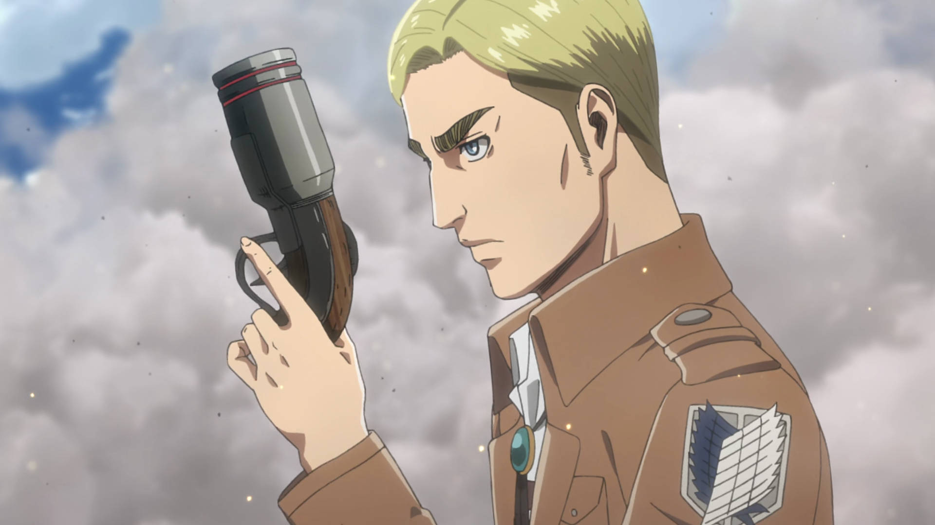 Erwin 桌布 壁紙 — 一個堅定的動漫士兵穿著棕色制服，在陰雲密佈的天空下拿著榴彈發射器。