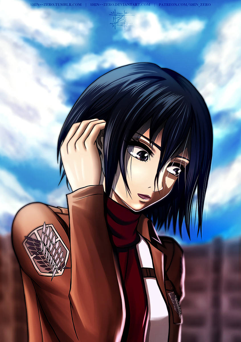 Mikasa 桌布 壁紙 — 一個堅定的動漫女孩，深色頭髮，穿著棕色外套，在藍天白雲下凝視前方。