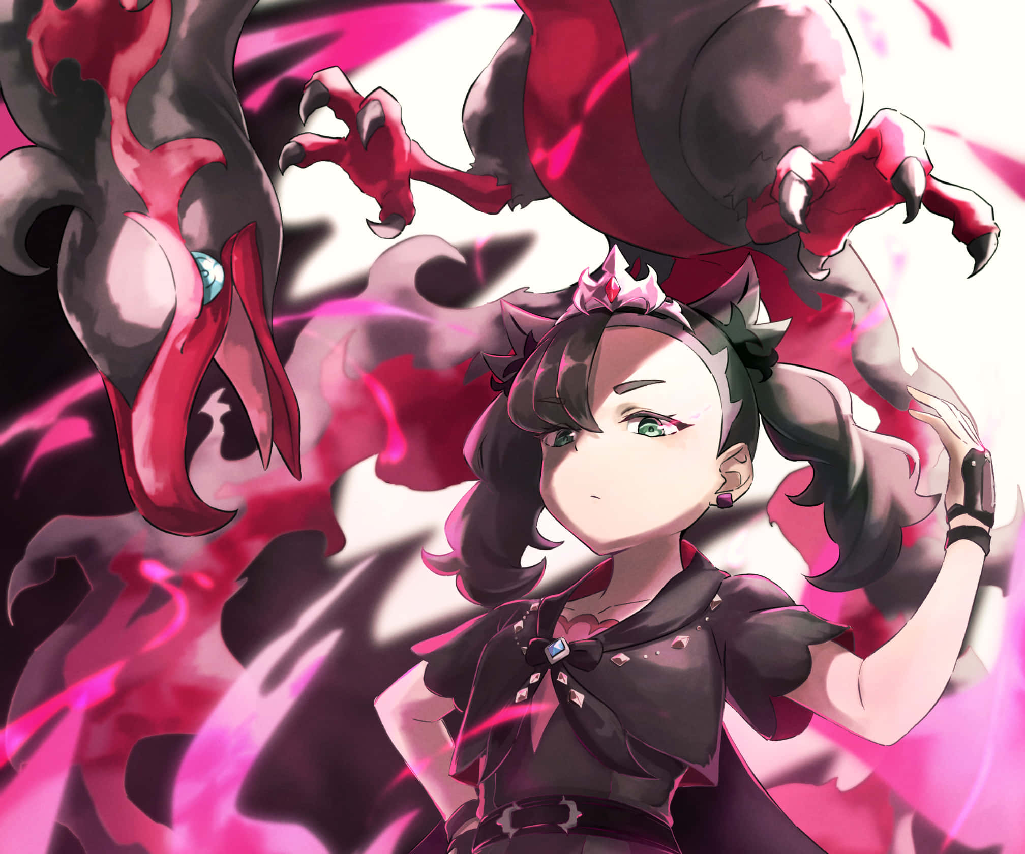 Pokemon Masters 桌布 壁紙 — 一個堅定的動漫女孩，深色頭髮和綠色眼睛，自信地站著，身後一隻巨大的紅黑色龍形生物在旋轉的粉紅色能量中咆哮。