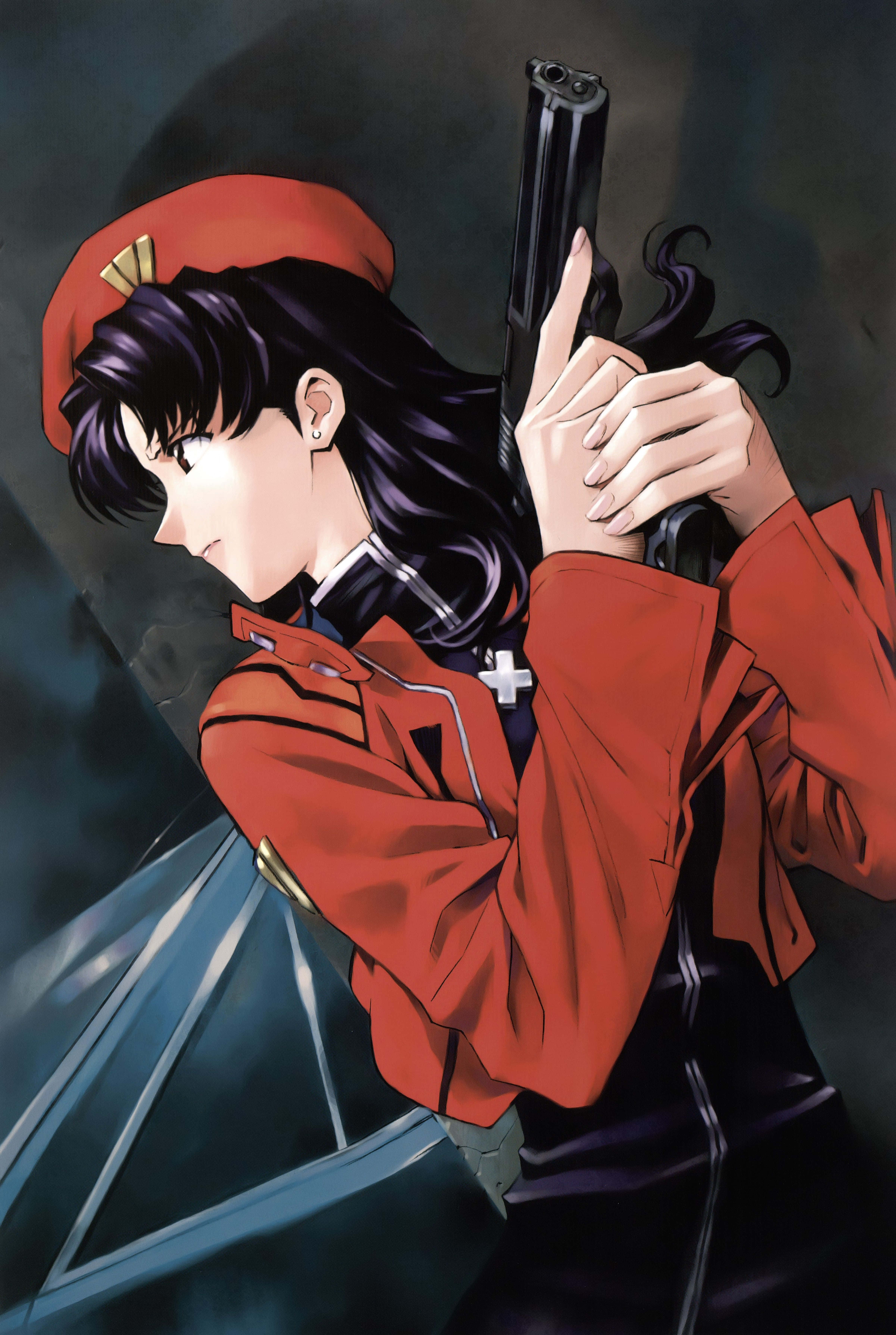 Misato Katsuragi 桌布 壁紙 — 一個堅定的動漫女孩，身穿紅色制服和貝雷帽，在黑暗煙霧繚繞的背景中，專注地握著一把手槍。
