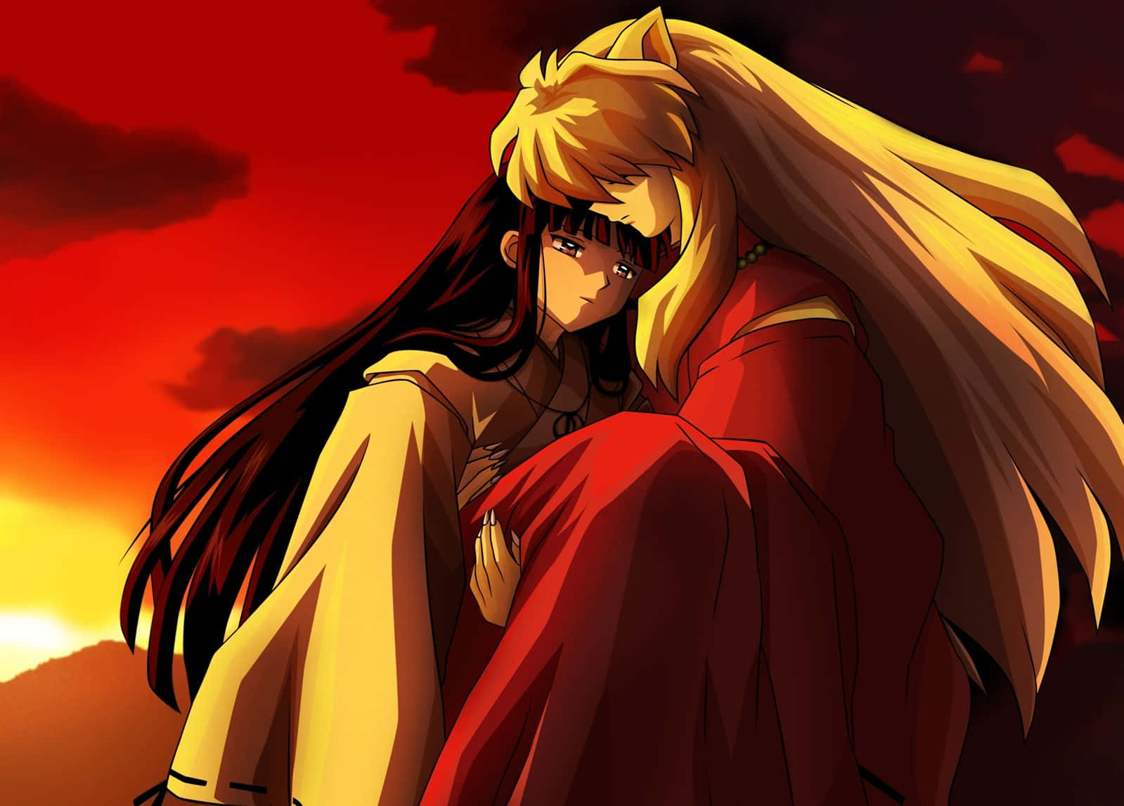 Inuyasha 桌布 壁紙 — 一個堅定的動漫女孩，長著深色長髮和狐狸耳朵，在火紅的夕陽天空下擁抱著同伴。