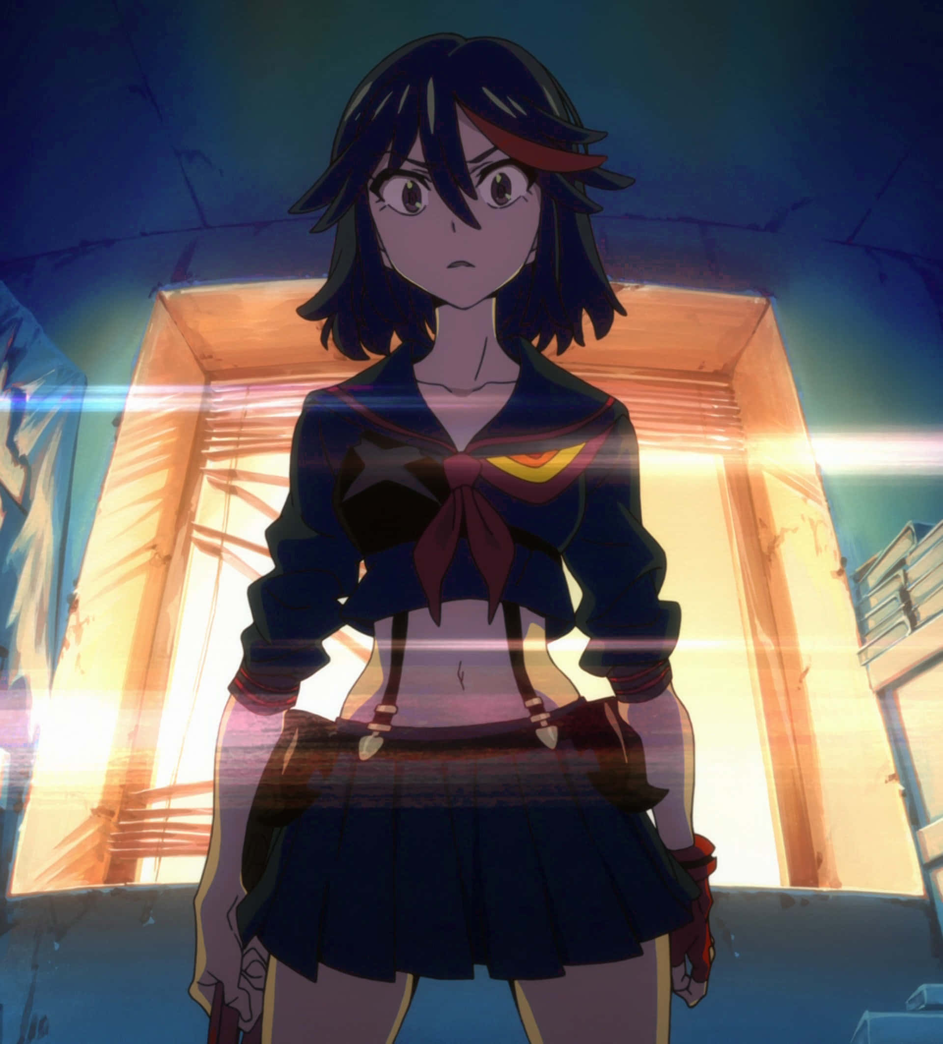 ryuko matoi 桌布 壁紙 — 一個堅定的動漫女孩穿著校服站在發光的門口，溫暖的光線與涼爽的藍色環境形成對比。