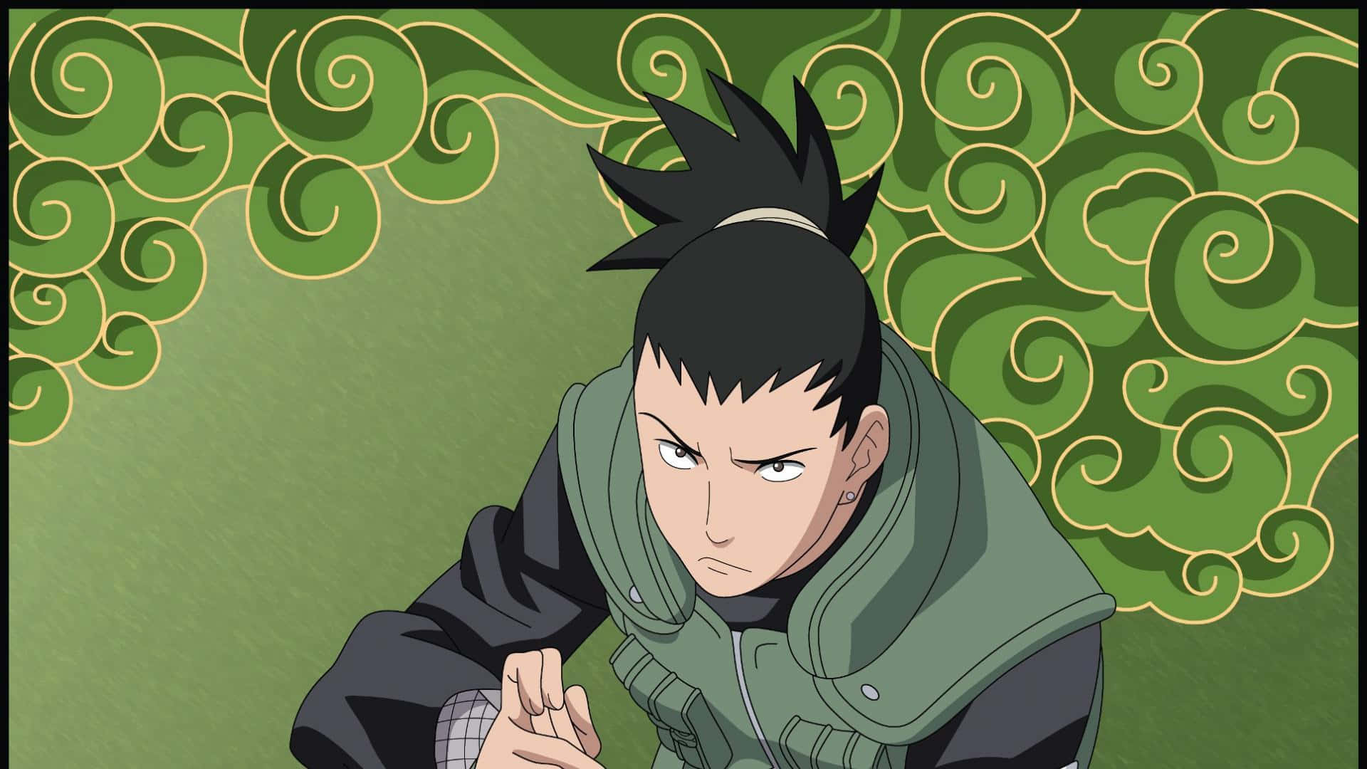 Shikamaru Nara 桌布 壁紙 — 一個堅定的動漫忍者，有著刺蝟般的黑髮和綠色背心，蹲在旋轉的綠色和金色圖案背景前。