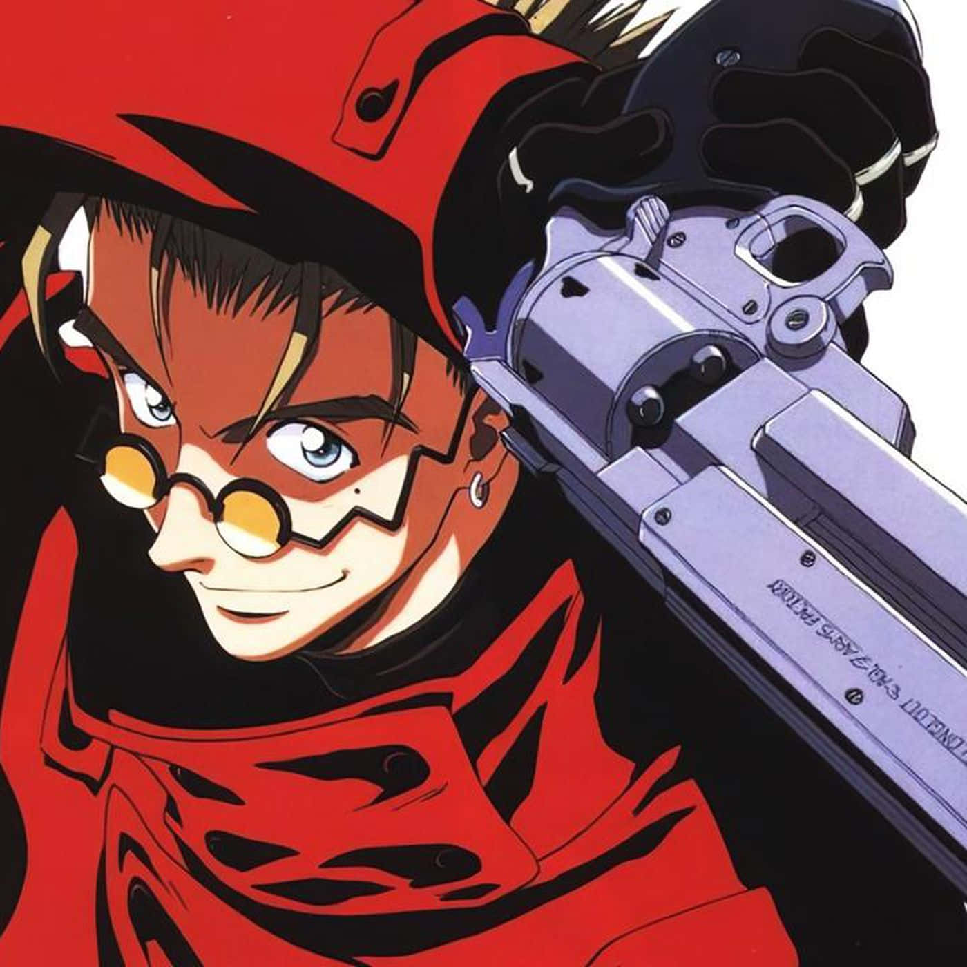 Trigun 桌布 壁紙 — 一個堅定的動漫角色，戴著紅色連帽衫和眼鏡，手持一把大型銀色左輪手槍，露出自信的笑容。