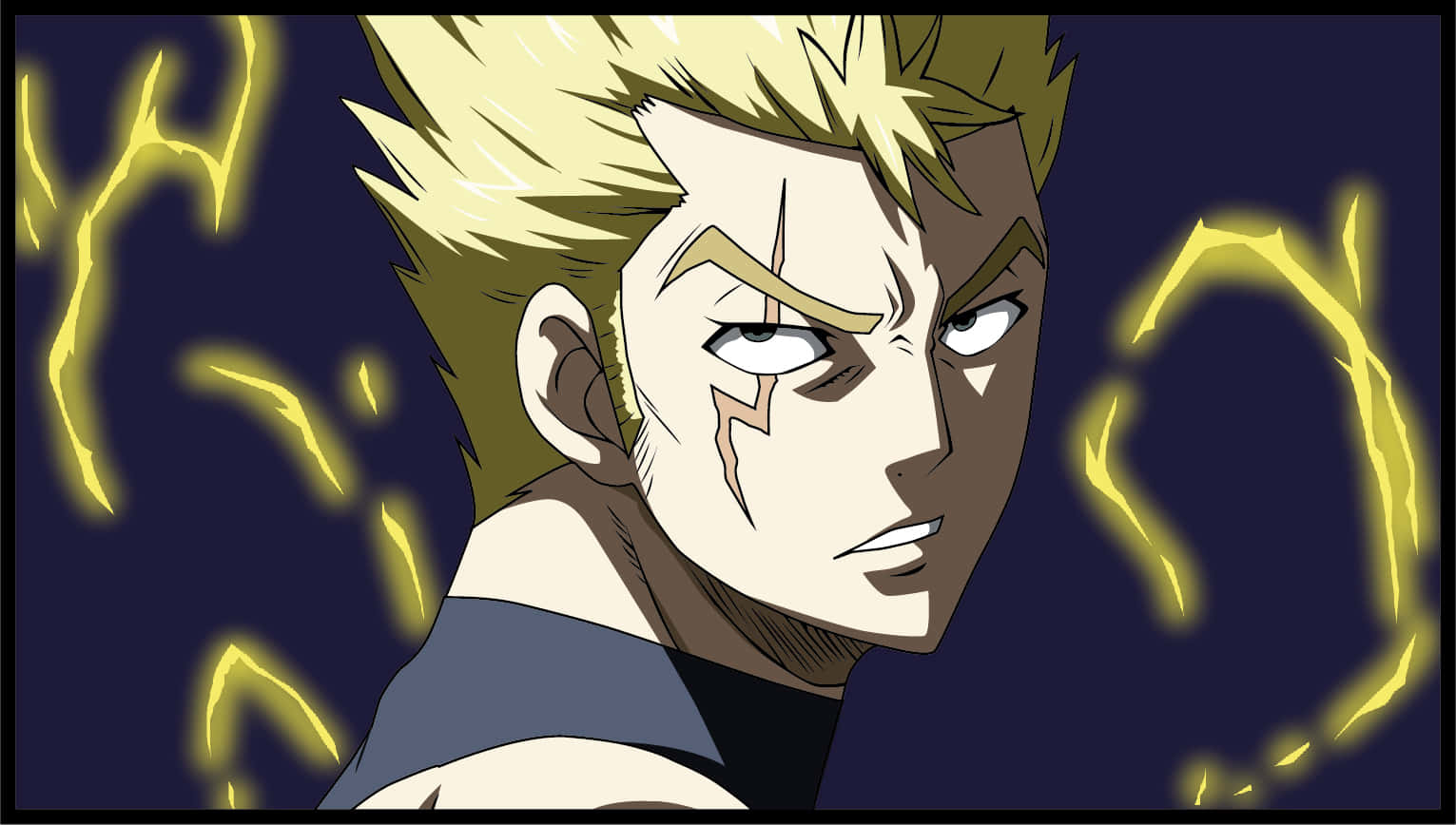 Laxus Dreyar 桌布 壁紙 — 一個堅定的動漫角色，擁有尖刺金髮和閃電疤痕，在黑暗背景下散發著發光的黃色能量，怒目而視。