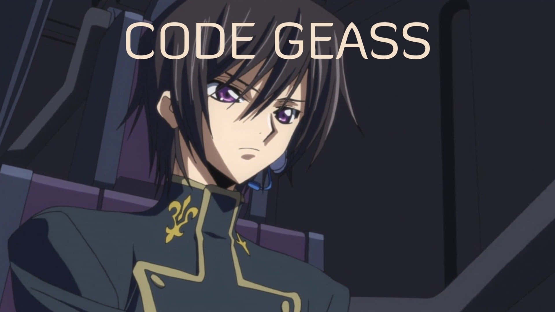 lelouch lamperouge 桌布 壁紙 — 一個堅定的動漫角色，紫色眼睛和深色頭髮，坐在駕駛艙內，穿著帶有金色飾邊的軍裝。