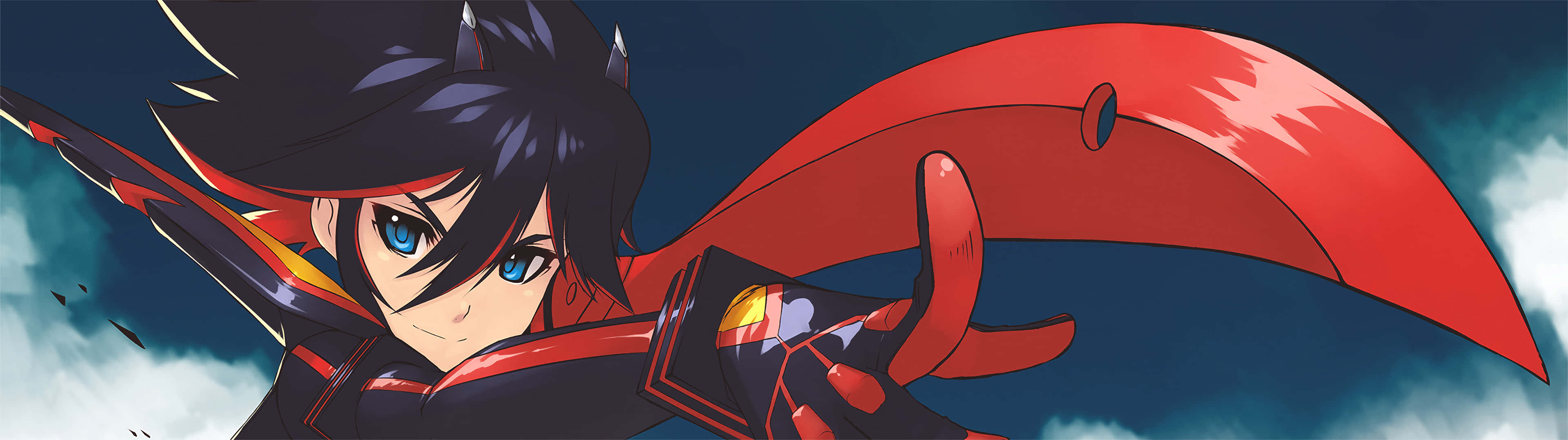 3840 X 1080 Anime HD 桌布 壁紙 — 一個堅定的動漫角色，藍眼睛黑頭髮，在暴風雨的天空下揮舞著紅色刀刃。