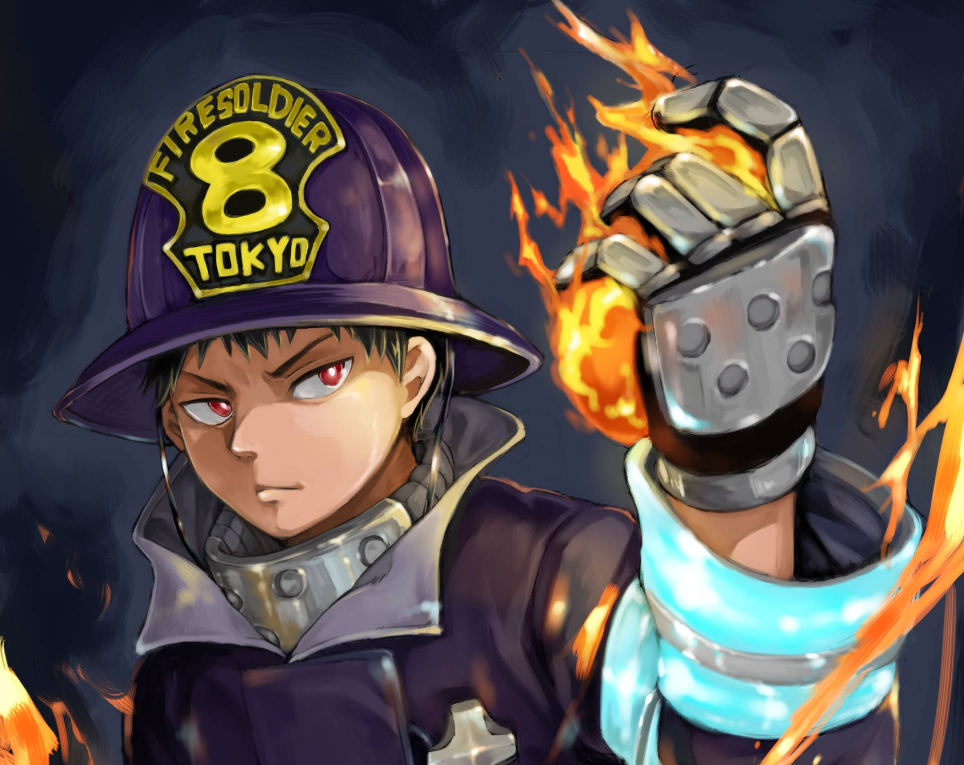 Shinra 桌布 壁紙 — 一個堅定的年輕消防員，紅眼睛，拳頭燃燒，戴著東京消防員8頭盔，背景黑暗。