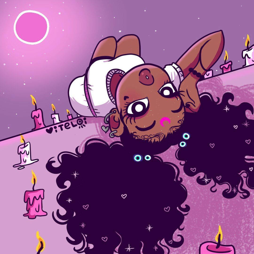 black cartoon girl 桌布 壁紙 — 一個大眼捲髮的卡通女孩在發光的月亮下，在一個被點燃蠟燭包圍的粉紅色山丘上休息。
