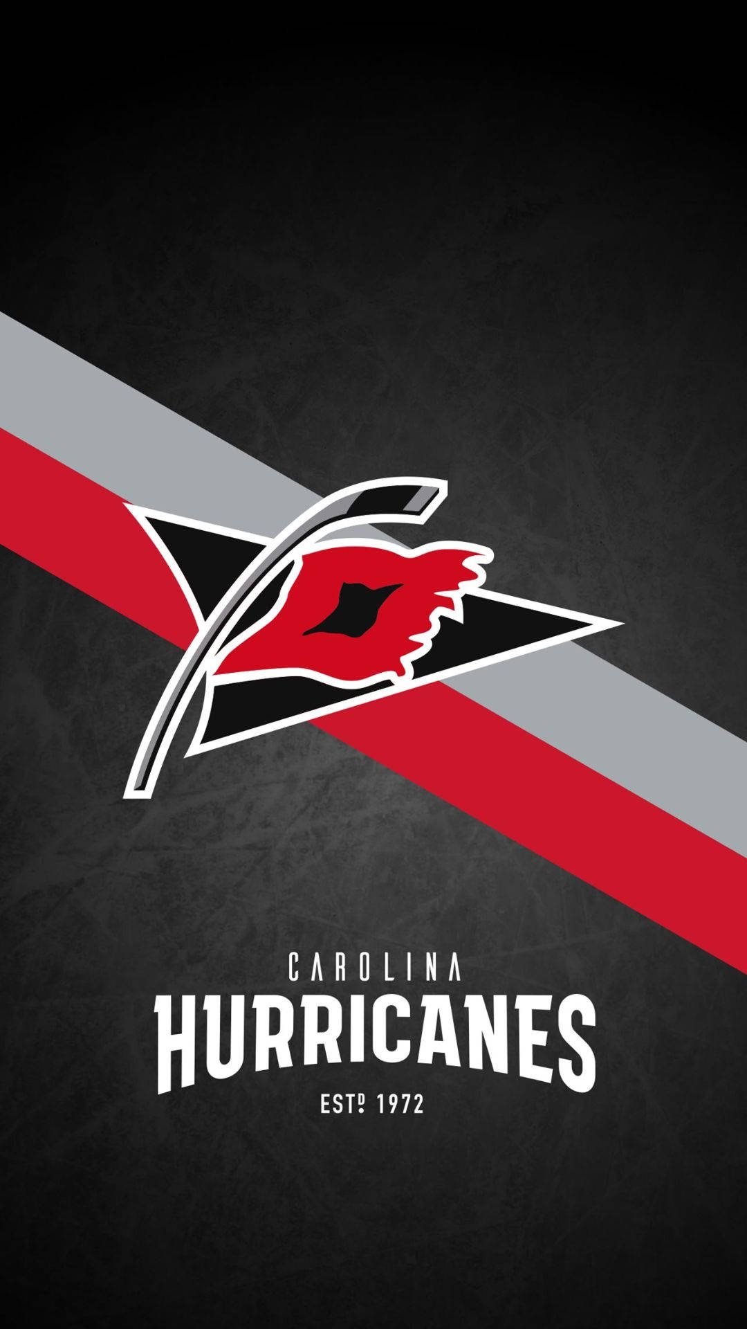 Hurricanes 桌布 壁紙 — 一個大膽的卡羅萊納颶風隊標誌，在紋理黑色背景上有紅色、灰色和白色的對角條紋。
