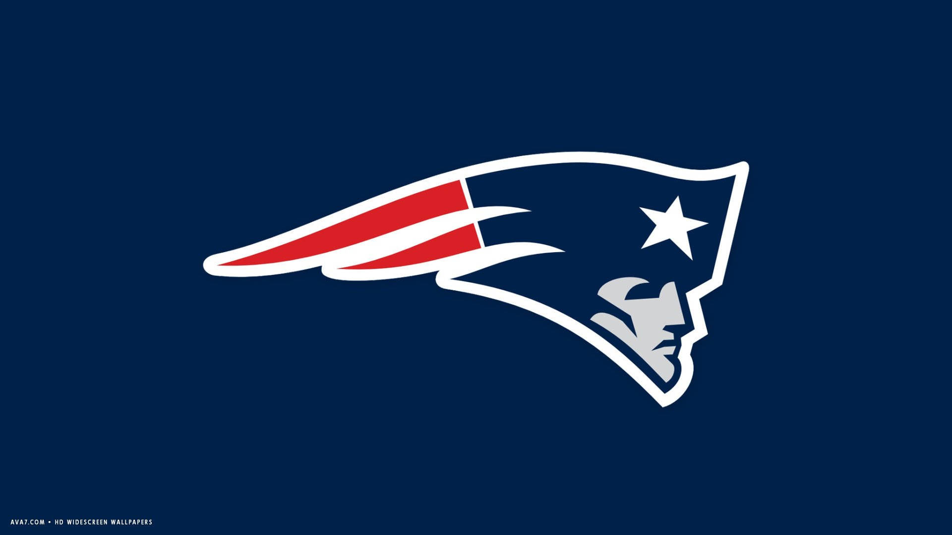 NFL Teams 桌布 壁紙 — 一個大膽的新英格蘭愛國者隊標誌，採用紅、白、藍色，置於深海軍藍背景上。