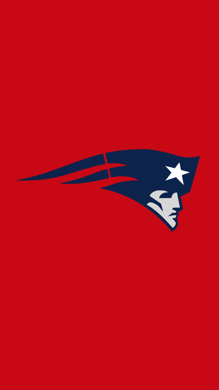 Patriots 桌布 壁紙 — 一個大膽的新英格蘭愛國者隊標誌，採用海軍藍和銀色，帶有一顆白色星星，居中在純紅色背景上。