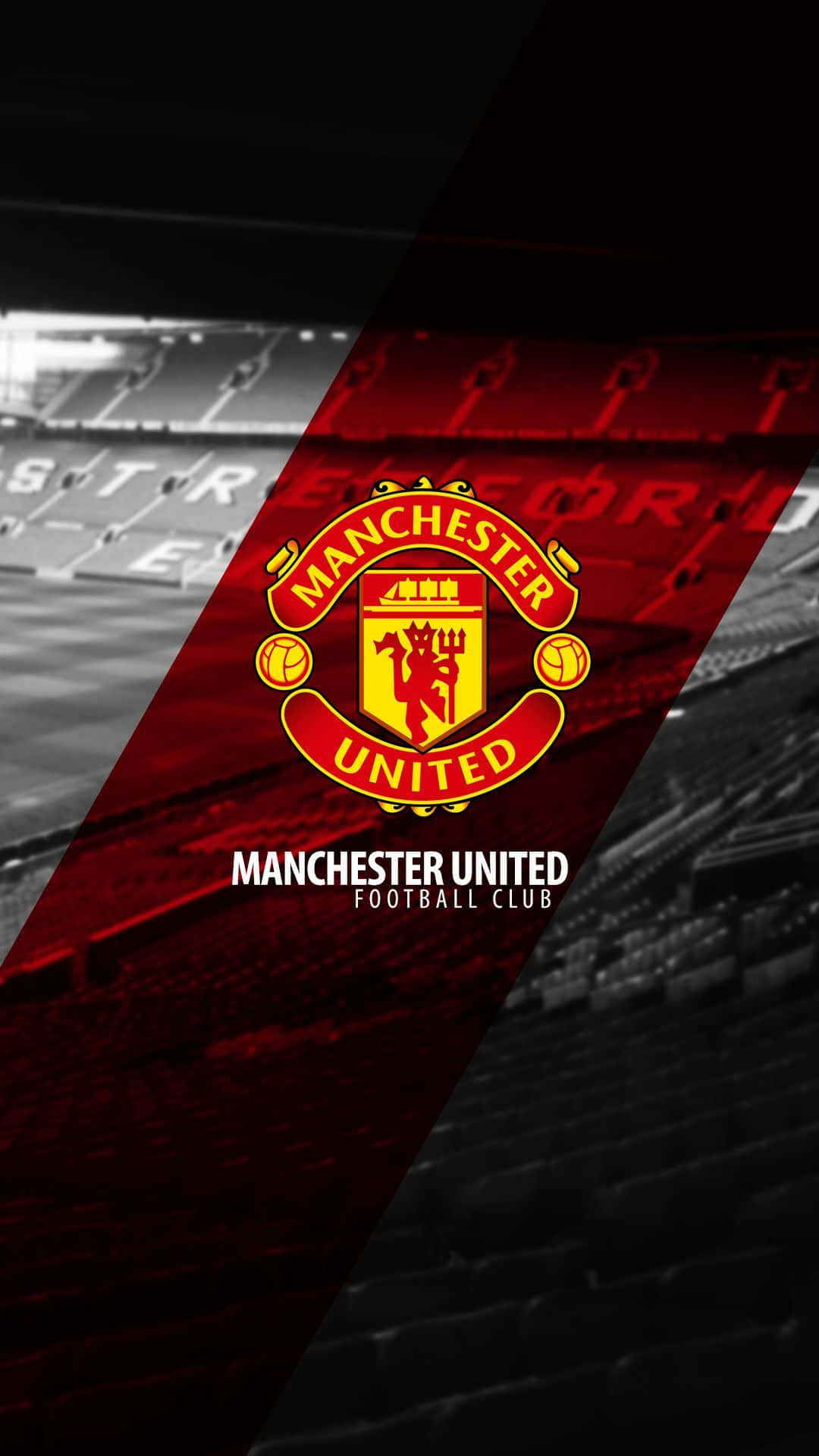 Manchester United iPhone 桌布 壁紙 — 一個大膽的曼聯隊徽在黑白對角分割的球場背景上閃耀著紅金色。