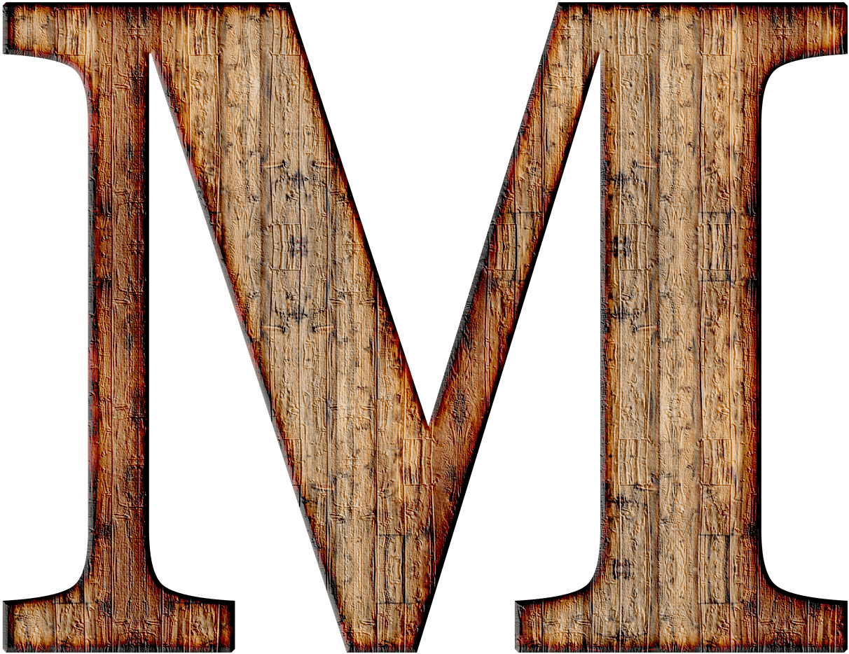 字母M 桌布 壁紙 — 一個大膽的木製字母M，帶有風化紋理和燒焦邊緣，在純黑背景下脫穎而出。