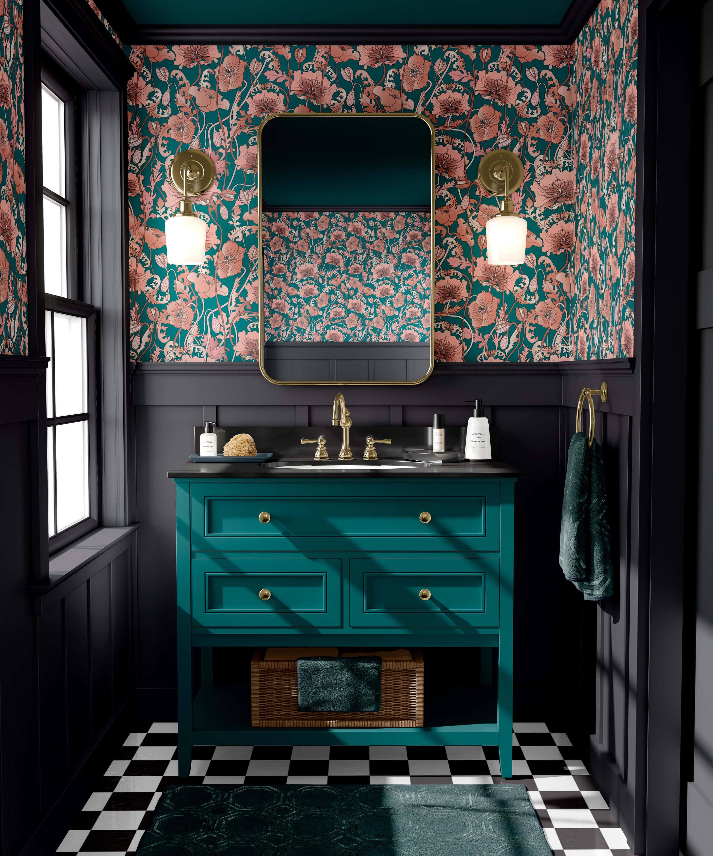 Bathroom Decor 桌布 壁紙 — 一個大膽的浴室，配有藍綠色花卉壁紙、黑色護牆板和相配的梳妝台，在明亮的窗光下。