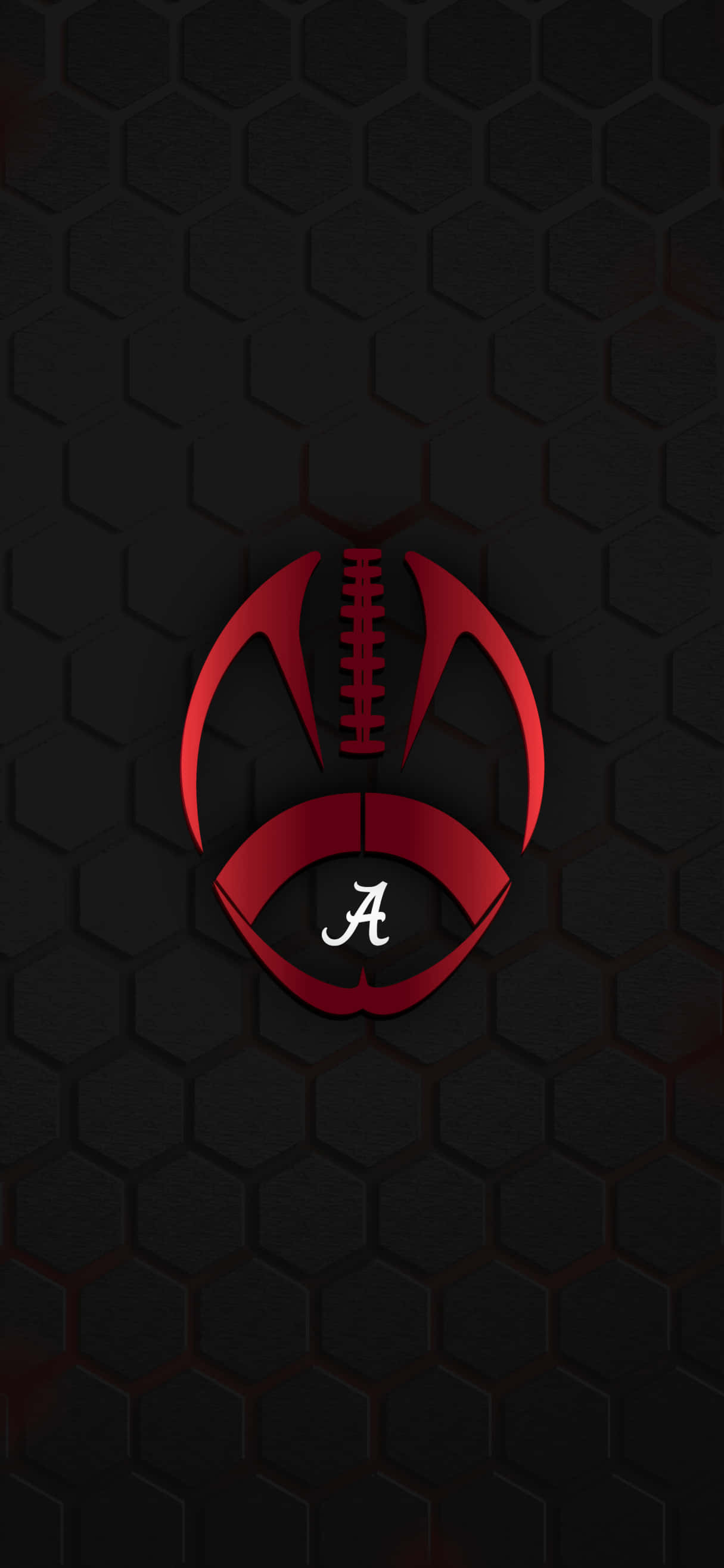 Alabama Football Logo 桌布 壁紙 — 一個大膽的深紅色足球標誌，白色 'A' 居中在紋理黑色六邊形背景上。