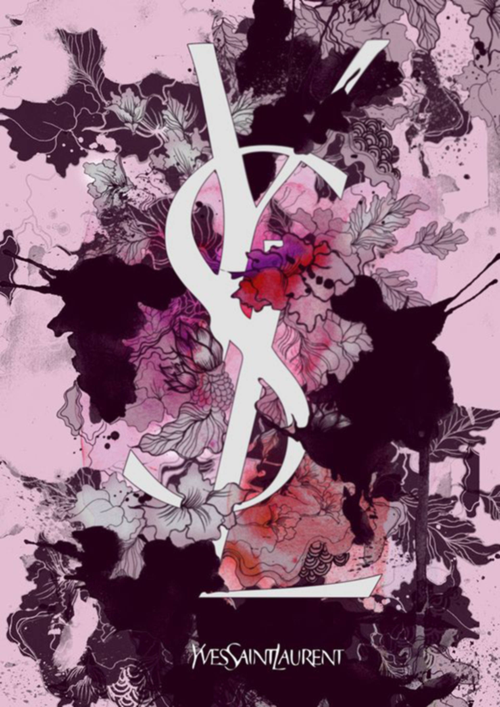 Ysl 桌布 壁紙 — 一個大膽的白色YSL標誌從充滿活力的粉紅色和黑色花卉墨水噴濺設計中浮現。