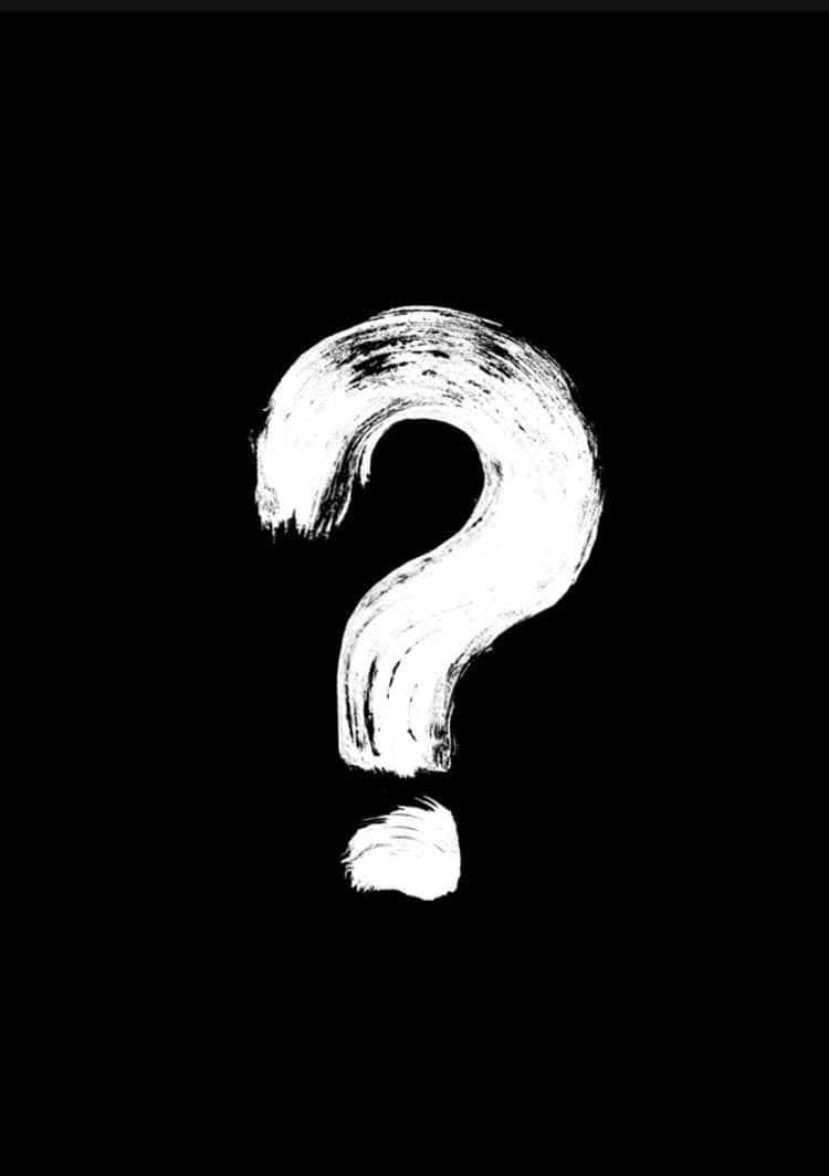 Question Mark 桌布 壁紙 — 一個大膽的白色筆觸問號居中立在純黑色背景上。