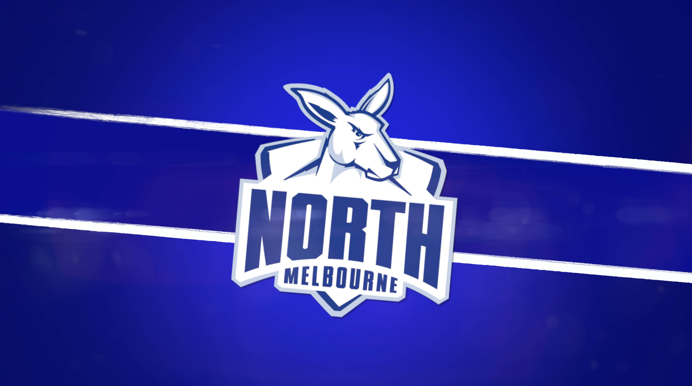 Afl 桌布 壁紙 — 一個大膽的白色袋鼠標誌，中央有 'NORTH MELBOURNE' 文字，置於深藍色背景上，帶有對角線光條。