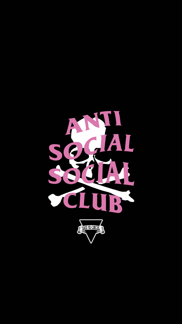 club 桌布 壁紙 — 一個大膽的粉紅色骷髏頭和交叉骨標誌，上面有「ANTI SOCIAL SOCIAL CLUB」文字，背景為純黑色。
