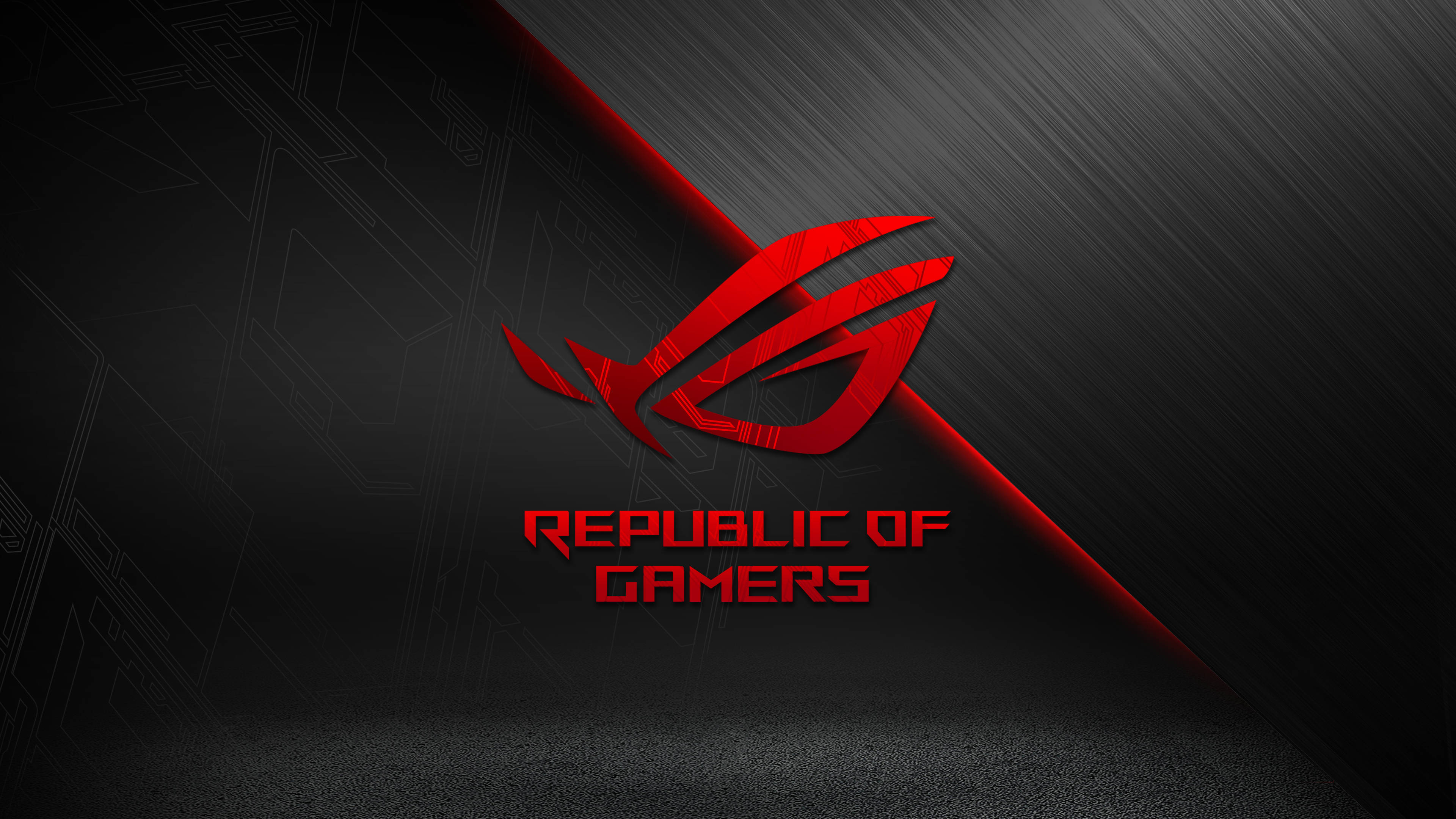 華碩 ROG 桌布 壁紙 — 一個大膽的紅色 Republic of Gamers 標誌在帶有斜向光條的時尚黑色紋理背景上發光。