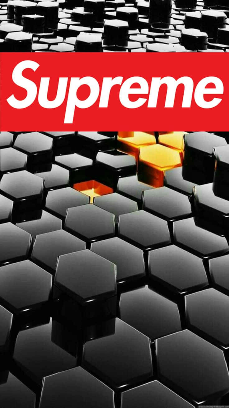 Supreme iPhone 桌布 壁紙 — 一個大膽的紅色Supreme標誌位於光澤黑色六邊形場地上，下方散落著幾個發光的金色六邊形。