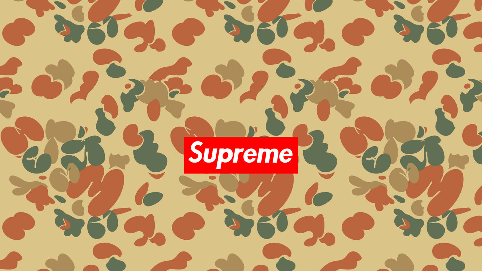 Supreme Logo 桌布 壁紙 — 一個大膽的紅色Supreme標誌居中於米色背景上，帶有大地色調的抽象迷彩圖案。