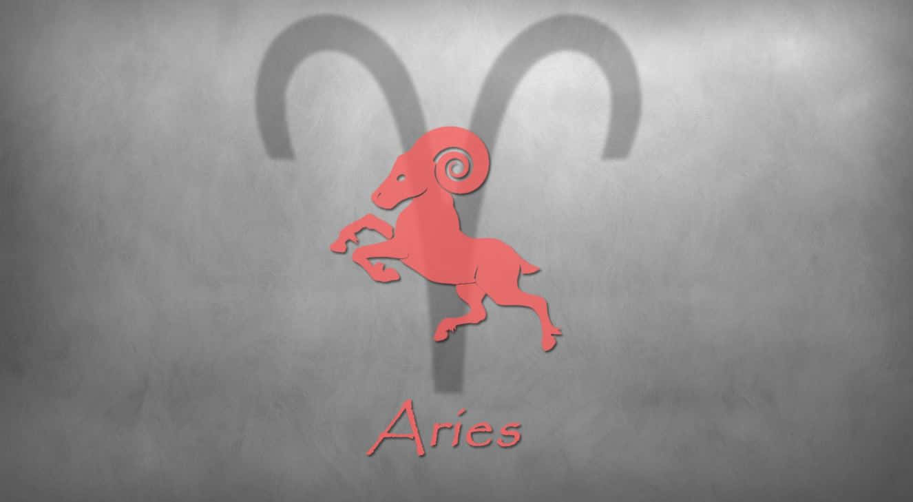 aries 桌布 壁紙 — 一個大膽的紅色牡羊座公羊剪影，在帶有紋理的灰色牆壁上跳躍，其星座符號在後方投下陰影。