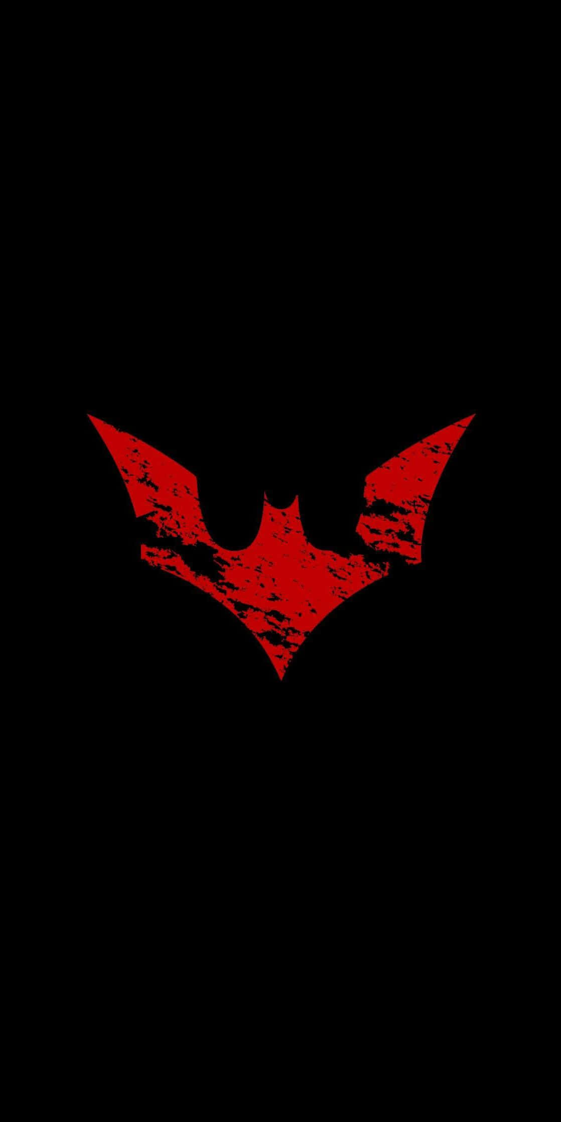 Batman Aesthetic 桌布 壁紙 — 一個大膽的紅色紋理蝙蝠標誌在純黑色背景上發光。