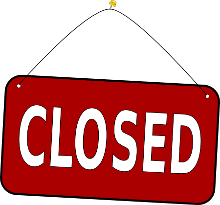 Closed Sign 桌布 壁紙 — 一個大膽的紅色長方形標誌，上面有白色大寫字母拼寫 'CLOSED'，用黑色繩子掛在純白色背景上。